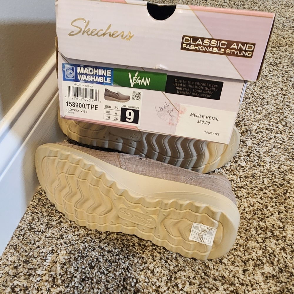 Skechers Women's Tan Slip-On Shoes NWT / NIB - Picture 7 of 8